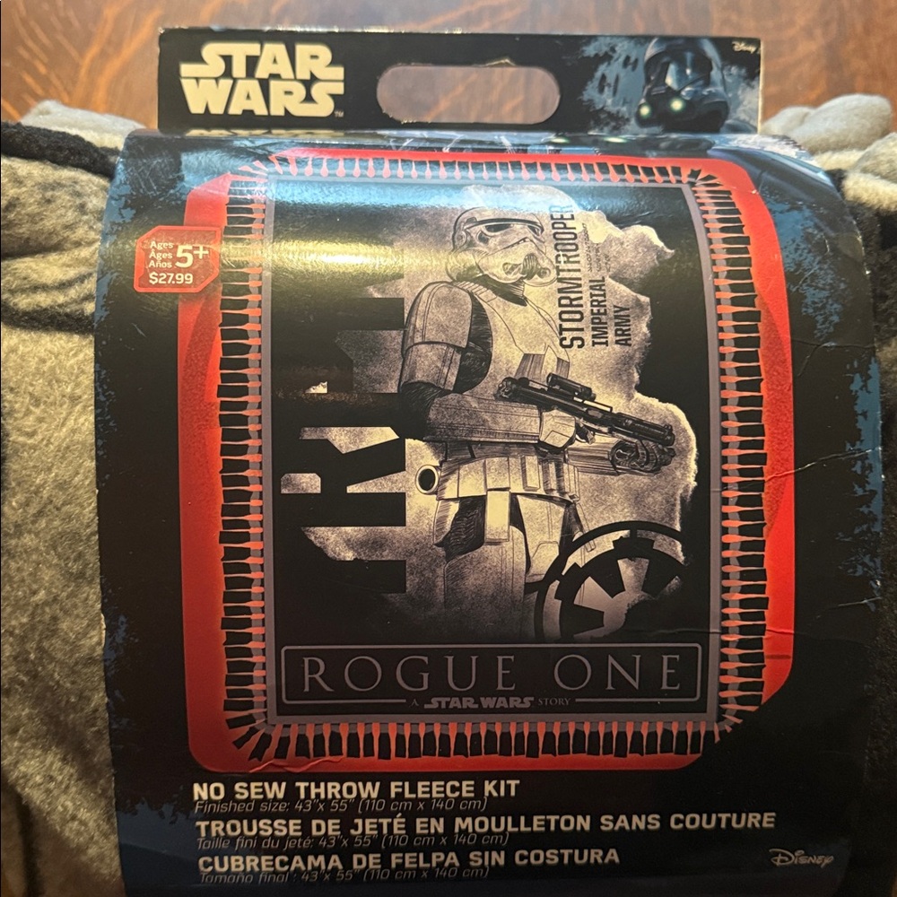 Disney Star Wars Rogue One Fleece Kit - Black and Gray